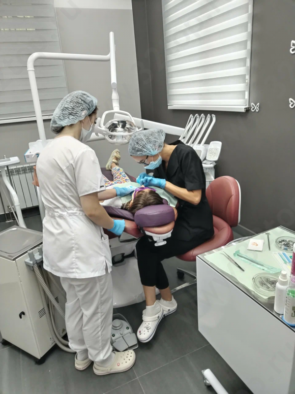 Центр семейной стоматологии АКАДЕМИЯ УЛЫБОК